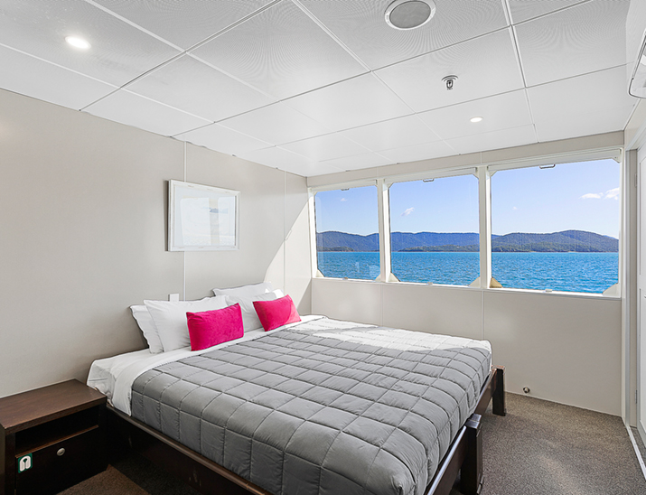 Airlie Beach hotel room